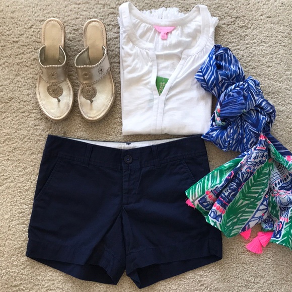 Lilly Pulitzer Pants - Lilly Pulitzer Callahan Short in Navy Blue